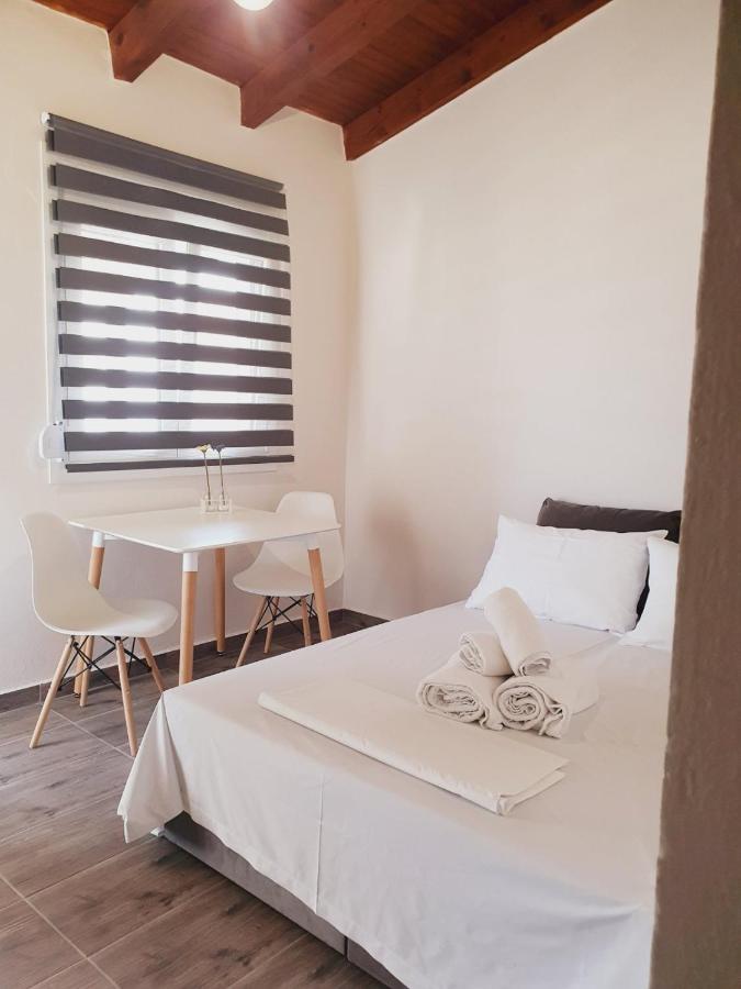 V&E'S Apartments Pigadhia  외부 사진