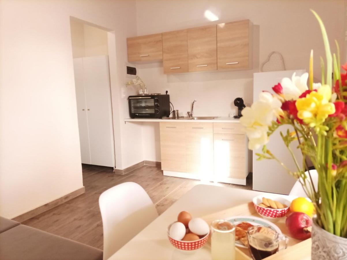 V&E'S Apartments Pigadhia  외부 사진