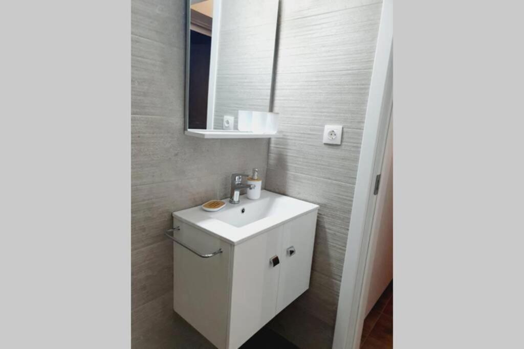 V&E'S Apartments Pigadhia  외부 사진