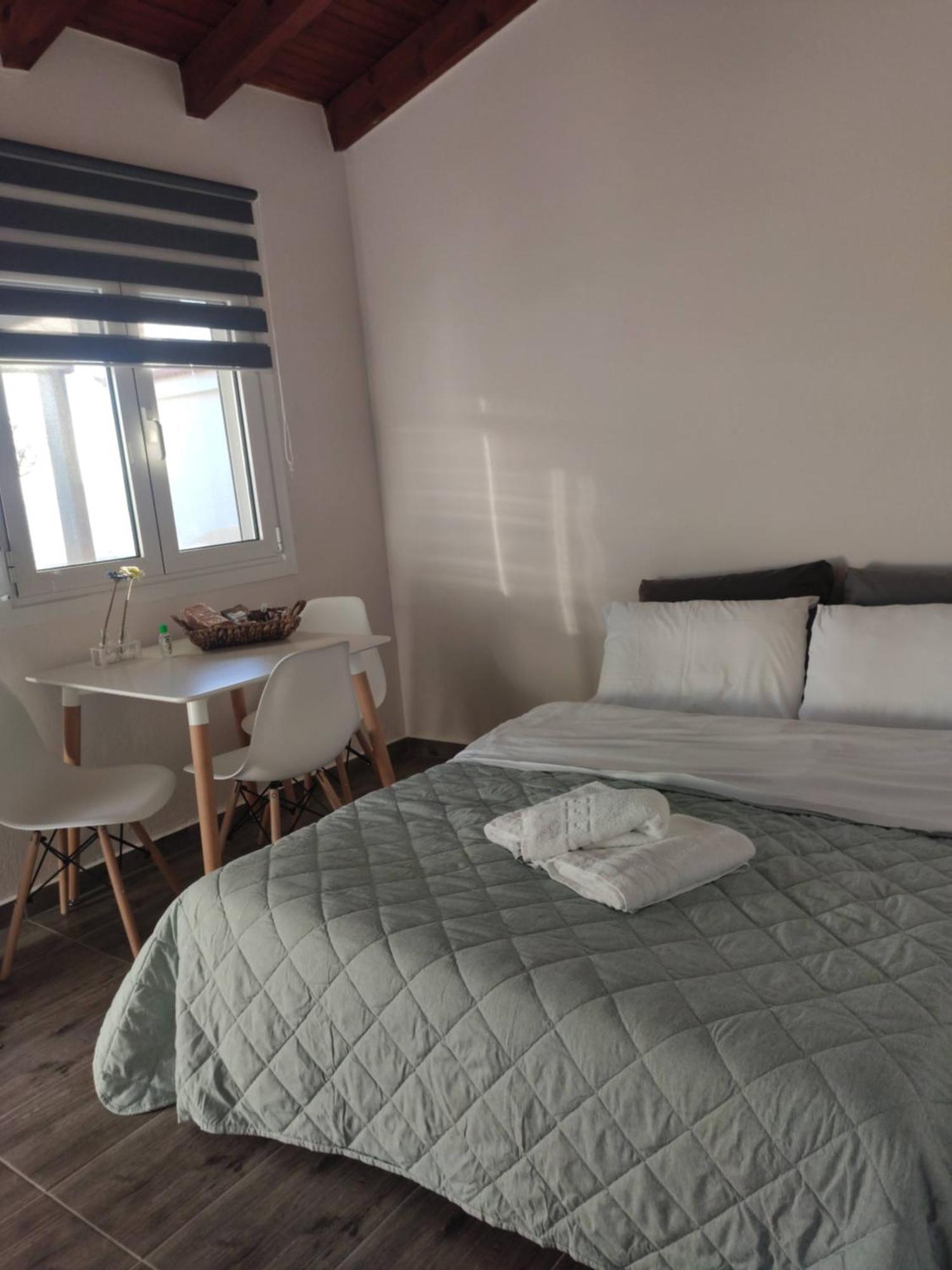 V&E'S Apartments Pigadhia  외부 사진